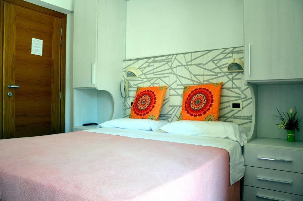 Hotel Luana ريميني المظهر الخارجي الصورة